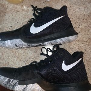 Kyrie series 3 Nike basketball shoes